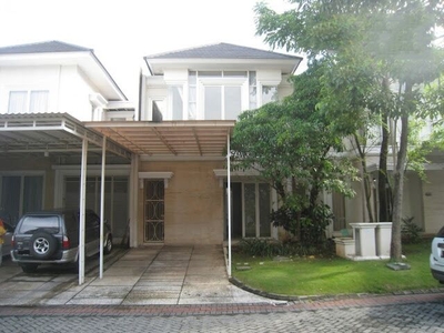 Disewakan Rumah Minimalis Siap Huni di Pakuwon, Surabaya.
