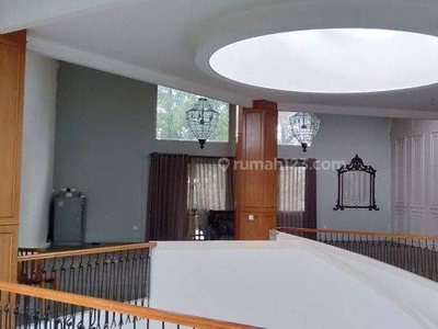 Gedung Lux Full Desain Interior Utk Komersil di Cipaganti Bandung