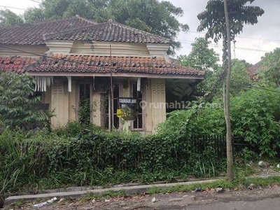 Murah 646 m² Rumah Hitung Tanah Di Pusat Kota, Sayap Riau Bandung