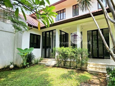 Tropical Style Compound In Kemang