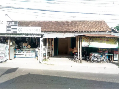 Disewakan kios di lokasi strategis di Jl. Sidomoyo ( arah Cebongan )