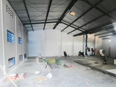 Gudang Kering Ada Kantor Dekat Pelabuhan Tanjung Mas Semarang