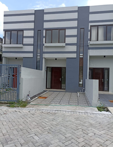 Rumah Baru 2 Lantai Siap Huni New Royal Gunung Anyar Surabaya