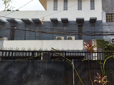 Dijual rumah tinggal siap huni dekat dengan Pondok Indah Mall
