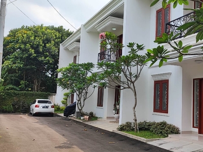 Dijual SEGERA Rumah Bagus Di Casa Amira Prive, Serpong, Tangerang Selatan
