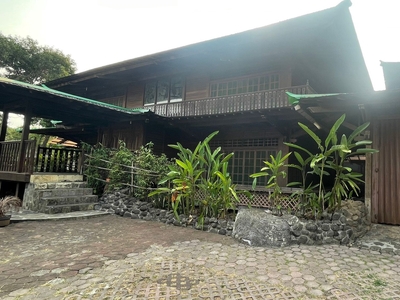 Rumah Unik Artistik Kayu Merbau , Cozy, Homy - 2 Lantai di Jl. Jambore Cibubur
