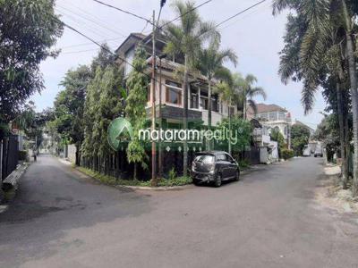Rumah Mewah 3 Lantai Fullfurnished Banget Turangga,pusat Kota Bandung