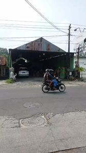 Disewakan gudang exfurniture pinggir jalan besar jl imogiri barat