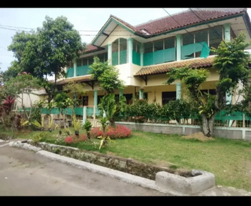 Disewakan Rumah Besar, Bisa untuk Kantor, Rp. 50.000.000 (nego)