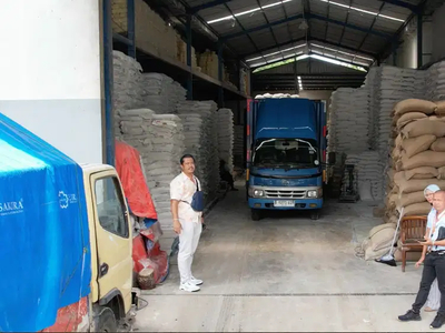 Gudang Di Jalan Raya Pemda Tigaraksa - Tangerang.