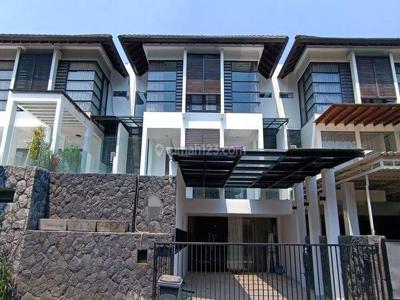 Rumah 2 Lantai Bagus Furnished HGB di Graha Family, Surabaya