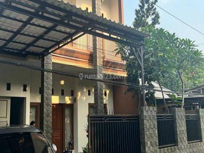 Rumah 2 Lantai Nyaman di Tanjung Barat, Jagakarsa, Jakarta Selatan