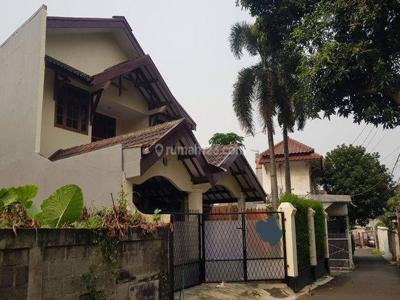 Rumah Sewa Cocok Untuk Tempat Tinggal Dan Kantor, Kamar Banyak 6 Kamar , Dalam Komplek, Lokasi Dekat Tb.simatupang Pasar Minggu Jakarta Selatan Sugi