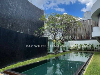 Modern Glass House With Gorgeous Swimming Pool At Menteng