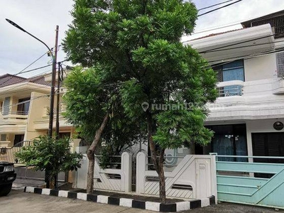 Rudy Cen Dijual Rumah Di Green Garden 10x22 Depan Taman