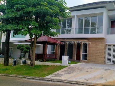 Rumah bagus Ivy Park BSB Semarang