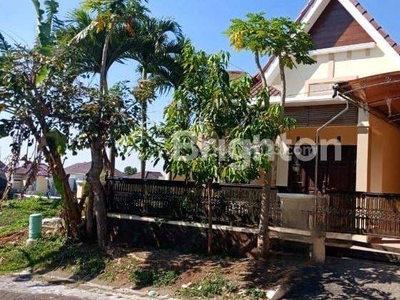 Rumah semi furnished terawat di lingkungan aman dan tenang