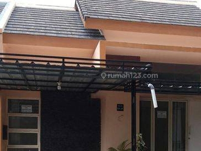 Rumah Siap Huni Lokasi Strategis di Rancamaya Golf Estate, Front View Padma Bogor Selatan