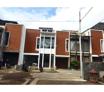 Dijual Rumah Baru Ready Siap Huni di Dago - Bandung Jawa Barat