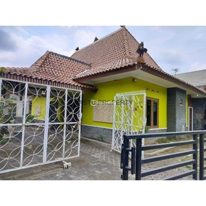 Jual Rumah Tanah Luas 405 M2 Carport 3 Mobil Di Ngemplak - Sleman