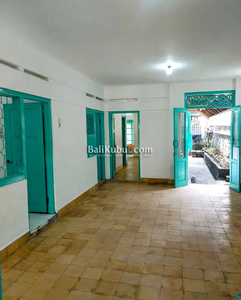 AMS.047.INT Jual Rumah Klasik + Gudang unt usaha di Jl Ratna Denpasar