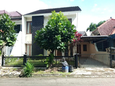 Di Sewakan Rumah Bukit Indah Sukajadi Jl Kelapa Sawit No. 35