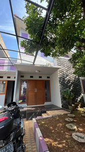 DIJUAL CEPAT RUMAH CANTIK SEMI FURNISHED TAMAN LAGUNA CIBUBUR, BEKASI