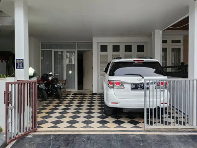 Dijual rumah 2 lantai Minimalis modern