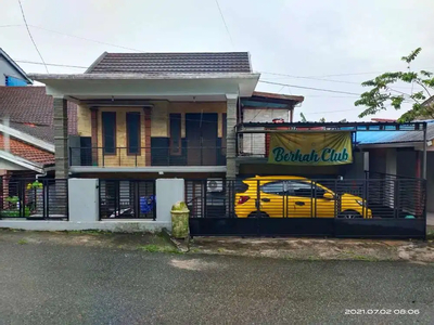 Dijual rumah 2 lantai Perumnas