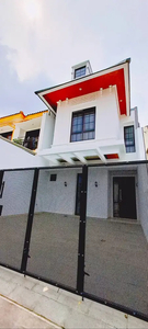 Dijual rumah baru 2lanta bagus terawat luas 110 m2 di Kodau jatimekar