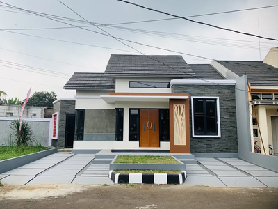 Dijual Rumah Baru di Casa Green Cibinong