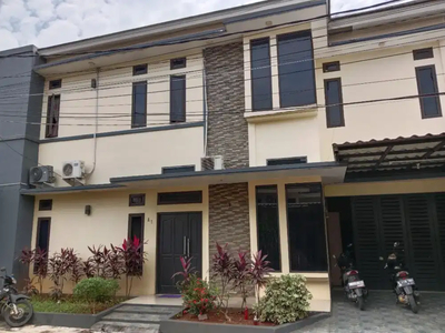 dijual rumah d bambu apus jakarta timur