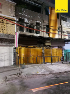 Disewakan Ruko 3 lantai di Jalan Raya Satelit Indah Surabaya