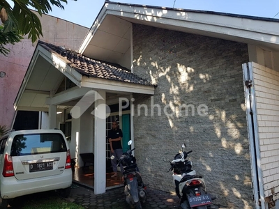 Disewakan Rumah Bagus Buat Usaha Lokasi Ramai di Salendro Raya Rp150 Juta/tahun | Pinhome