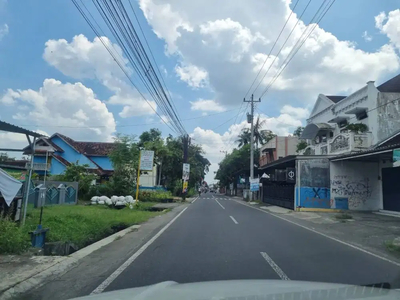 Lokasi dekat Exit toll akses 7 meter di jl godean km 9 SHM P ada