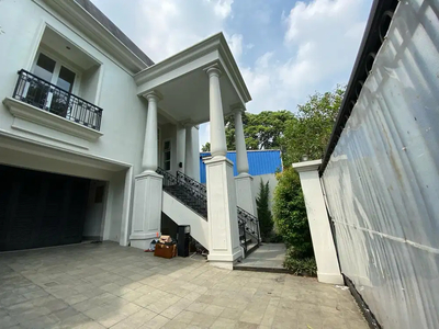 Modern Elegant House With Private Pool In Kebayoran Baru
