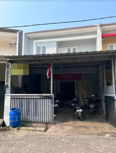 Rumah 2 Lantai di Perumahan Taman Royal 1 Tangerang