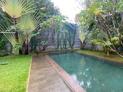 Dijual Rumah 2 Lantai Modern Tropical di Cipete, Jakarta Selatan