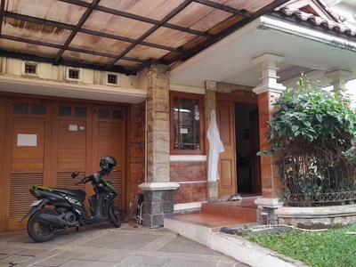 Rumah Asri Semi Furnished di Gegerkalong, Bandung