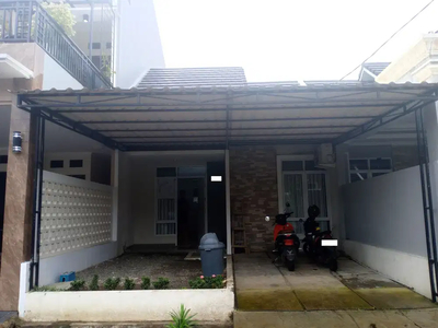Rumah di Bukit Cimanggu City Cluster Sherwood dekat Stasiun Cilebut KP