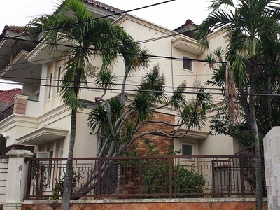 Rumah di Mulyosari Mas Surabaya Timur, 2 Lantai, Renov, Semi Furnished