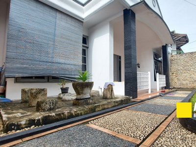 Rumah di Tanjung Barat, Jakarta Selatan, Dalam Kompleks, Siap Huni, Terawat Baik, SHM