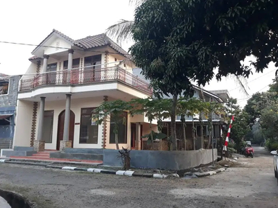 Rumah Dijual 2 Lantai Hoek Depan Taman di Sektor Melati GDC Depok