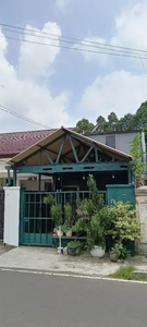 Rumah disewakan untuk tempat tinggal & kantor