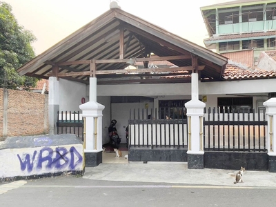 Dijual Rumah Jl Monco Kerto Raya, Utan Kayu Matraman, Luas 159m2