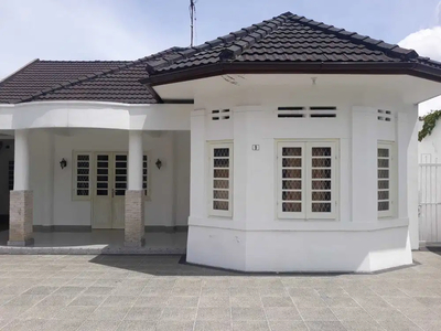 Rumah Klasik Murah Cocok Utk Kantor Bank Dan Usaha Lokasi Pusat Kota