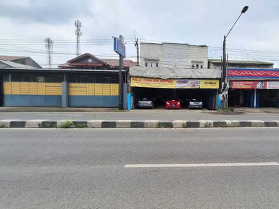 Rumah Lokasi Tepi Jalan Raya di Jl Jl. Surotokunto KP Krajan Karawang