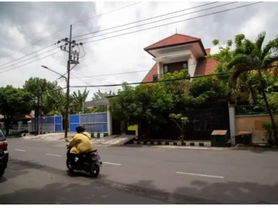 Rumah Mewah Lokasi Strategis di Ketintang Surabaya