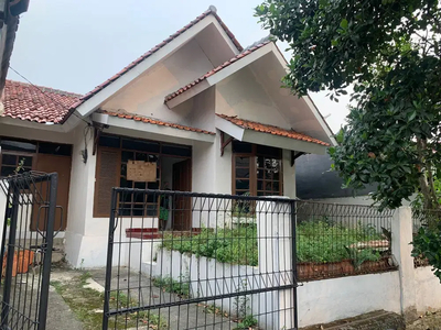 Rumah Minimalis di Bukit Cimanggu City Bebas Banjir Siap Nego J-17974