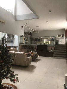 Rumah minimalis modern Villa Sentra Centra Citraland Surabaya
